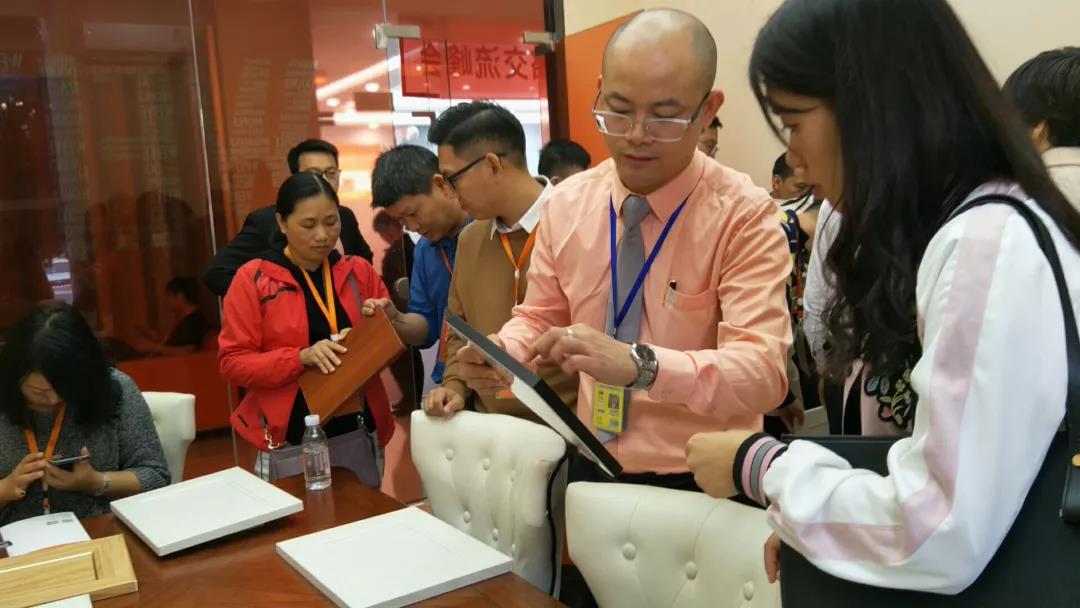 偉業(yè)鋁家具 | 2018廣東偉業(yè)集團(tuán)第26屆戰(zhàn)略合作財富峰會隆重舉行